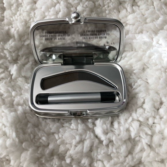 BENEFIT Foolproff Brow Powder - Picture 1 of 4